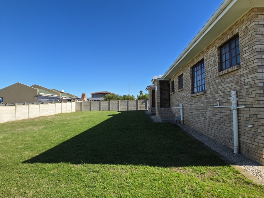 3 Bedroom Property for Sale in Wavecrest Eastern Cape